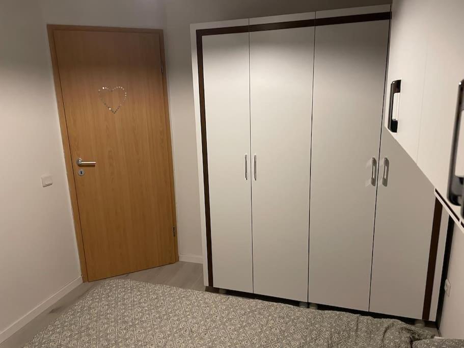 Sunny Prishtina Apartment Пристина Екстериор снимка
